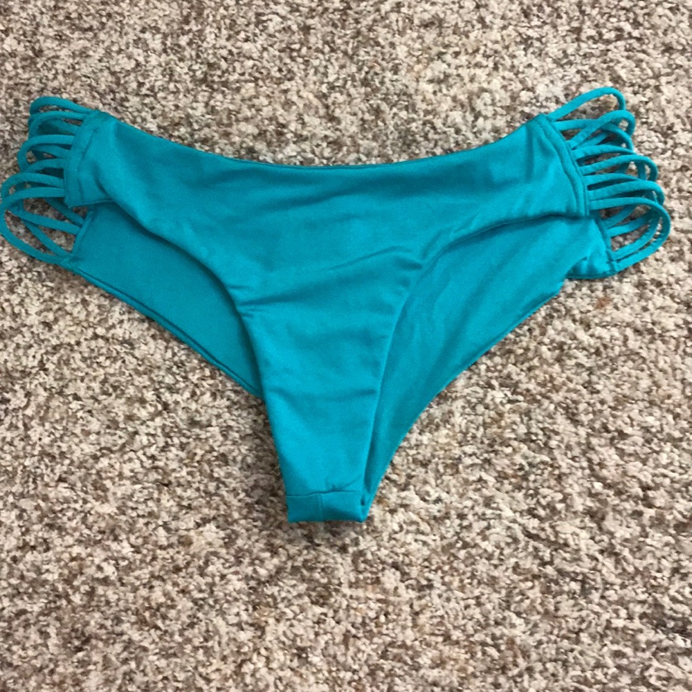 Beach bunny bathingsuit bottoms
